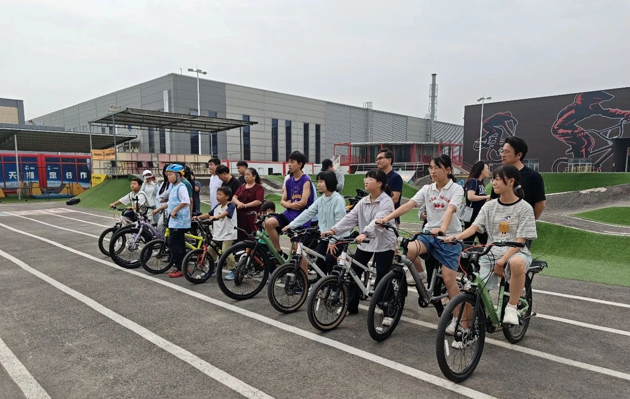 1750217071705418.jpg ba6e546e9b38f437e2771c36e1287ec5.jpg