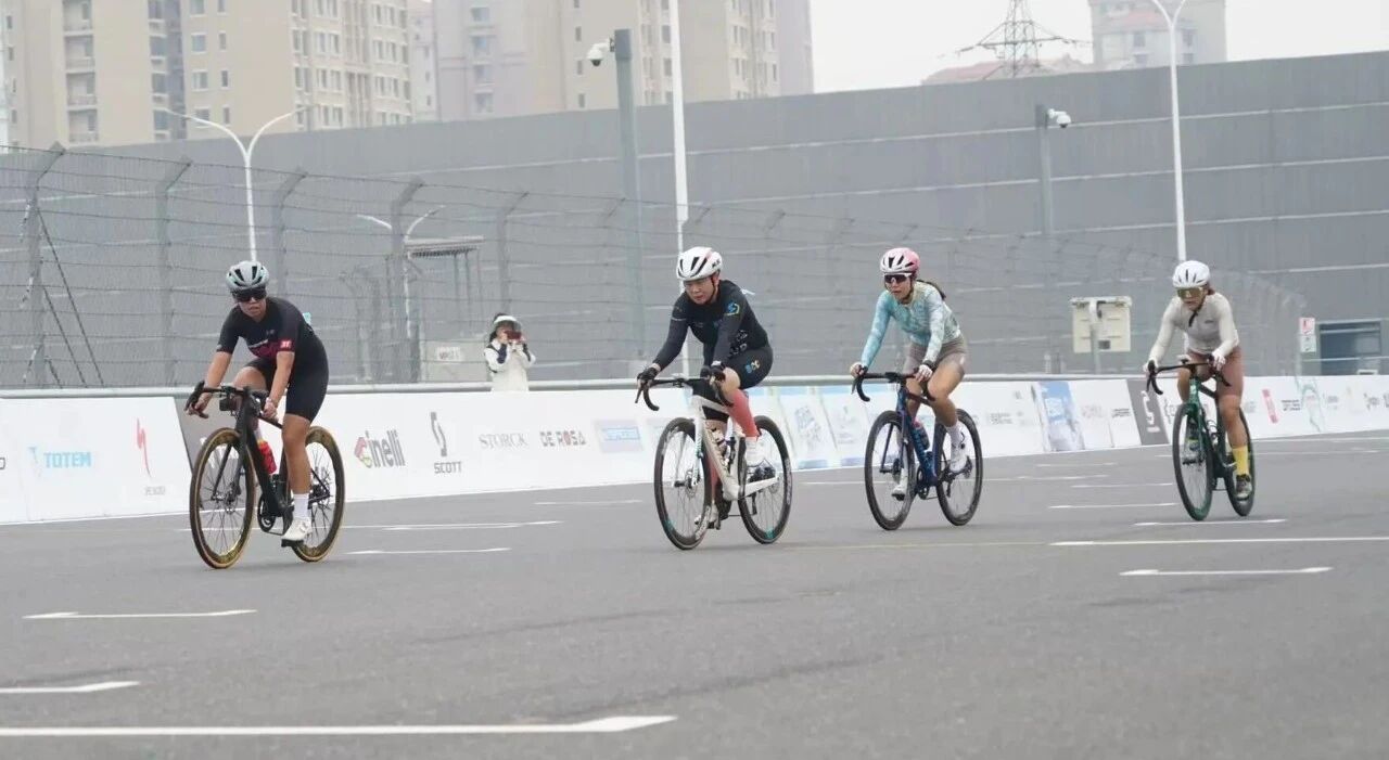 1759989750908165.jpg d017c043252bb4f3a9ed0d16eaec7b5e.jpg