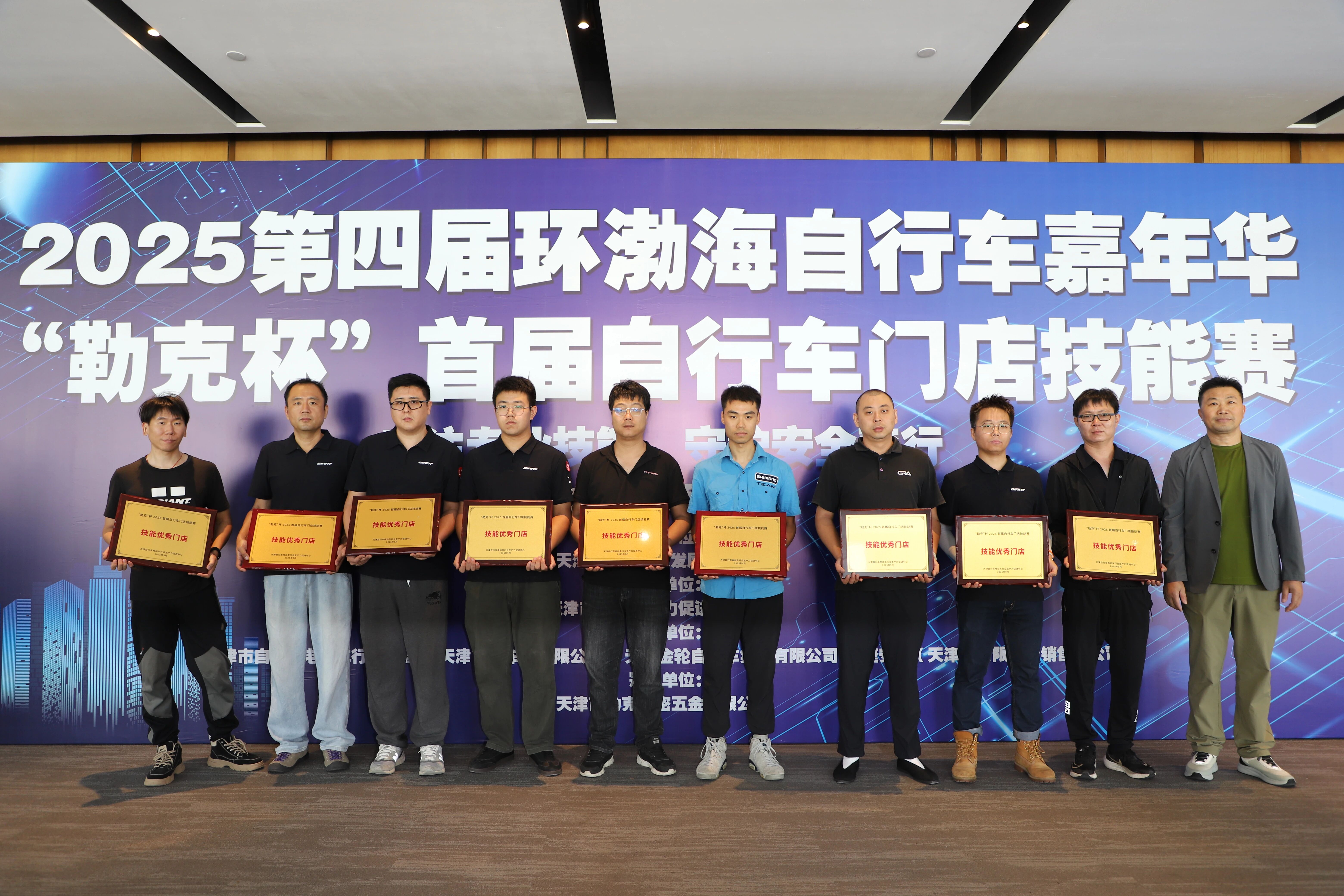 1759990853796115.jpg 5fa72408610aaa6aaa51469bb3f6c8b3.jpg